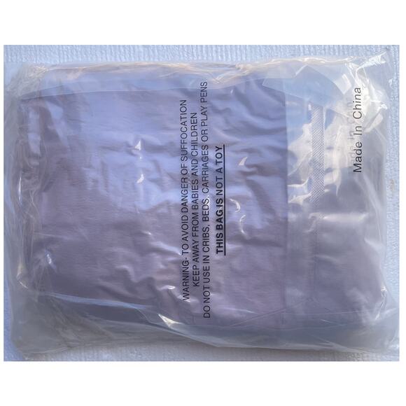 New Small Cropped, Lightweight, Button Down Sleeveless, Puffer Vest with Pockets - Picture 2 of 2